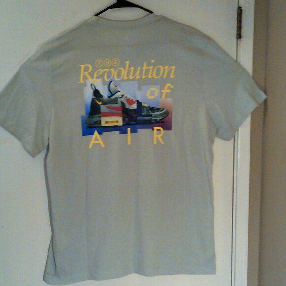 NEW NIKE SPORTSWEAR "Revolution of AIR Tee" MEN'S SILVER T-SHIRT XL IH5067-034 - Picture 7 of 10